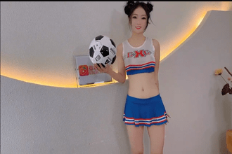 Nhờ có mấy em Hot girl cổ vũ nên World Cup mới thành công tốt đẹp