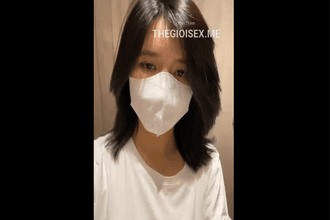 Đi siêu thị yêu cầu show hàng trong nhà vệ sinh vì mê tiền, anh mê lồn